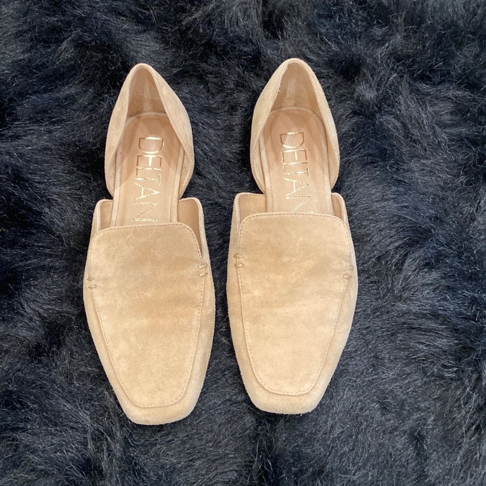 Deltan Dress Flats